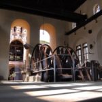 Il grande argano dalle funi piatte in acciao